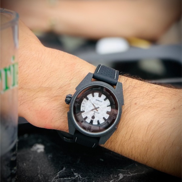 MONTRE BYSILH “X-DATE” NODE MILK CARBON